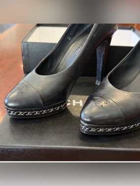 CHANEL  Black Leather Cap-Toe Chain-Trim Platform Pumps with box